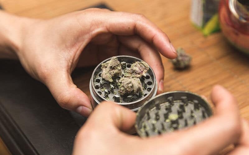 Do Cannabis Grinders Use Lubricant